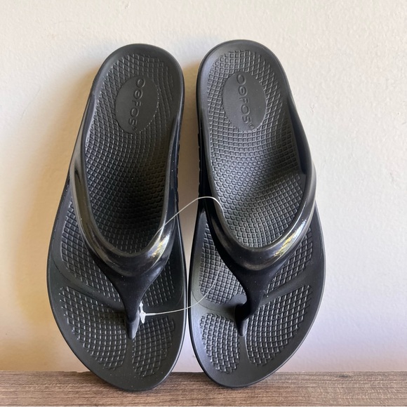 Oofos OOLaLa Women's Black Recovery Sandal Size 6 - Picture 6 of 8